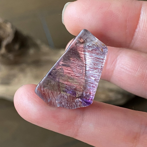 セイクリッドセブン/通称 スーパーセブン 01 天然石 不定形 ルース  