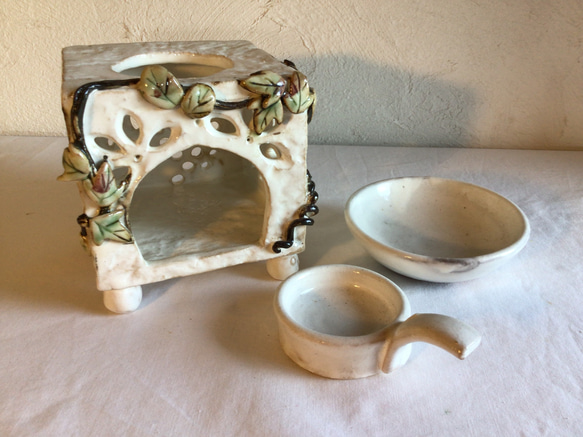 白化粧の茶香炉　（陶器、木の葉様） 2枚目の画像