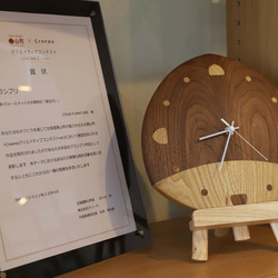 【グランプリ受賞作品】栗×ウォールナットの木製時計「栗名月」 2枚目の画像