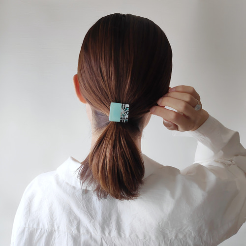 キラキラガラスの ポニーフック （ヘアゴム） ペールアクア ポニー