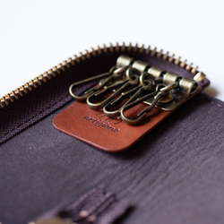 日本製　手触りのいいハラコ素材で作った　4連キーケース　牛毛皮　スマートキー　ホルスタイン　apo-16nch 6枚目の画像