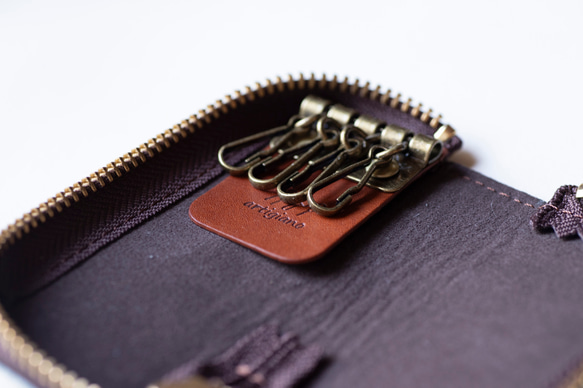 日本製　手触りのいいハラコ素材で作った　4連キーケース　牛毛皮　スマートキー　ホルスタイン　apo-16nch 6枚目の画像