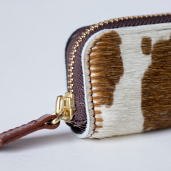 日本製　手触りのいいハラコ素材で作った　4連キーケース　牛毛皮　スマートキー　ホルスタイン　apo-16nch 3枚目の画像