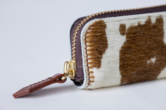 日本製　手触りのいいハラコ素材で作った　4連キーケース　牛毛皮　スマートキー　ホルスタイン　apo-16nch 3枚目の画像