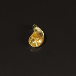 【ルチルの集合体が美しい】一点物 ゴールドルチル 勾玉 Ｍｒ５９ 金針水晶 力が宿る お守り効果 天然石 お中元 ギフト 9枚目の画像