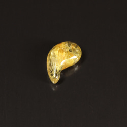【ルチルの集合体が美しい】一点物 ゴールドルチル 勾玉 Ｍｒ５９ 金針水晶 力が宿る お守り効果 天然石 お中元 ギフト 13枚目の画像