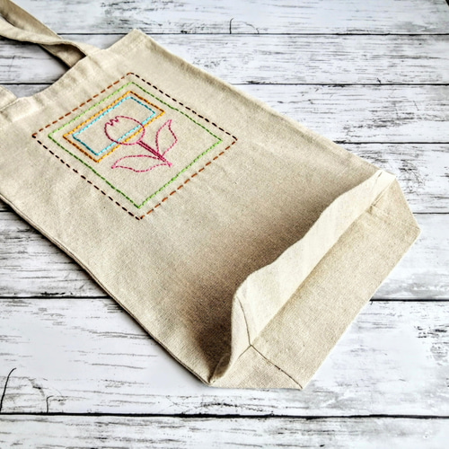 トート・ベー、チューリップ、希少画集画、新品高級額、額装付 チューリップと四角の刺繍 縦長トートバッグ ベージュ A4サイズ