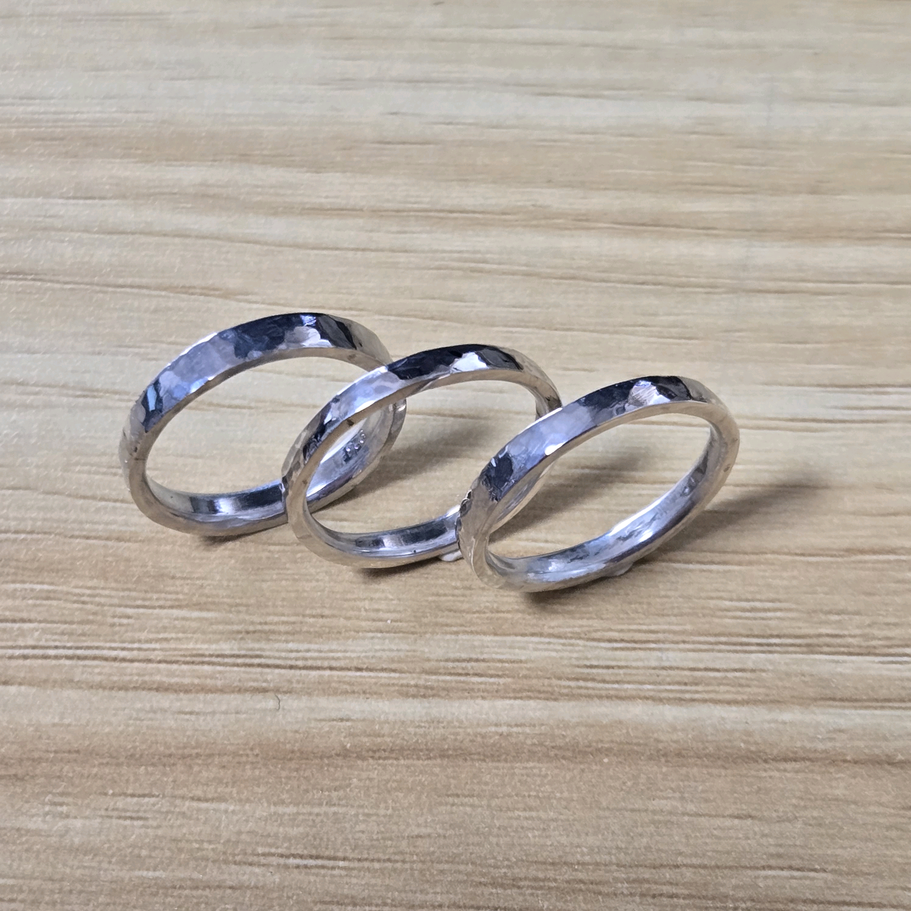 槌目三連リング　№61