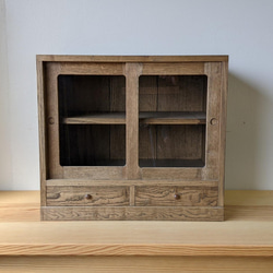 板組みの小さな戸棚 引き出し付き 濃いカーキ色 2枚目の画像