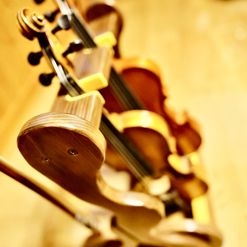 24時間以内に発送】手作り木工 木製バイオリンスタンド （お子様用  