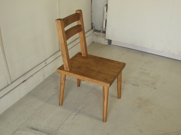 チェア 椅子 無垢 モミの木 無垢 001 ダイニングテーブルセット 宮崎 無垢家具 モミの木家具 3枚目の画像
