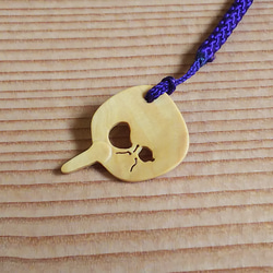 椿螺鈿彫嵌拭き漆帯留 三分紐用 帯留め 十五 通販 13165432｜Creema