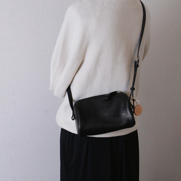 身軽可愛い本革ショルダーバッグ斜め掛けショルダーポシェット　 2枚目の画像