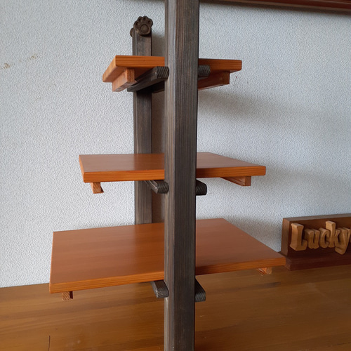 ハンドメイド♥︎⁡木製ぷっくりハート付折り畳み3段飾り棚 ♬.*゜ ハンドメイド♥︎⁡木製ぷっくりハート付折り畳み3段飾り棚 ♬.*゜