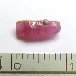 【現品限り】 ルビー 原石 ミャンマー産 非加熱 結晶 コランダム ルース 天然石 trg233 4枚目の画像