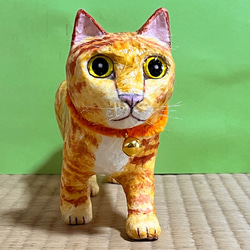 桶を持つ2匹の三毛猫（中）置物＃44（紙粘土と新聞紙） その他