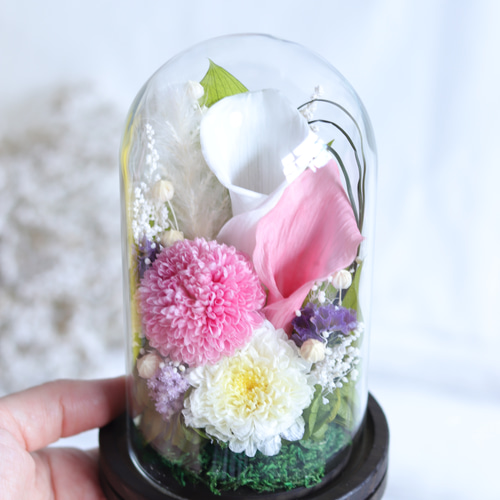 大切な方に贈る仏花】カラーとピンポンマム(菊)＊木製台ガラスドーム