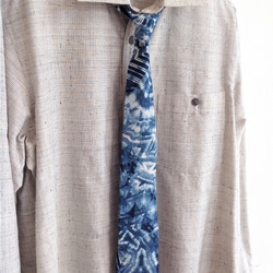 本藍染めのオシャレ「藍ファッション」　越後上布板締め染めネクタイ（麻１００％） 7枚目の画像