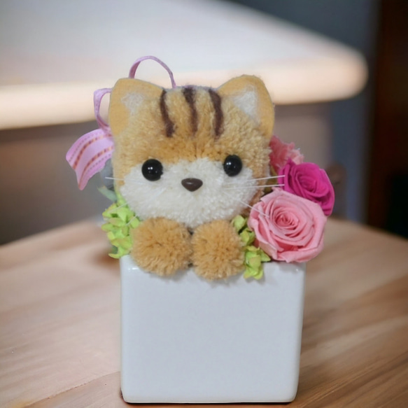 もこペット【猫・茶】プリザーブドフラワー アレンジメント ねこ 花 ペット 母の日 誕生日 お供え 1枚目の画像