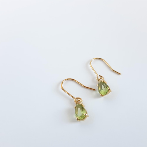 天然石 ペリドット の シンプルな 一粒 ピアス/イヤリング 黄緑