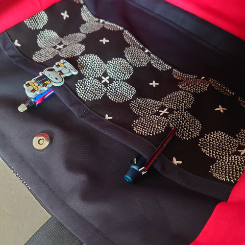 再入荷‼️ ꕤ受注製作ꕤ もこもこ花 サイドポケット 肩掛けトート