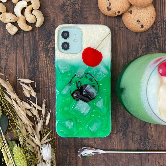 65i.【飛鳥珈琲】メロンクリームソーダ の iPhoneケース iPhoneケース