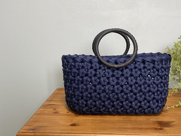 SALE ¥5,000 → ¥4,000 クラフトテープで作った 花結び編みの SALE ¥5,000 → ¥4,000 クラフトテープで作った 花結び編みの