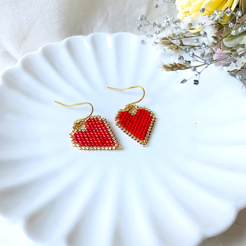 赤いハート ビーズステッチ ピアス/イヤリング RED ピアス