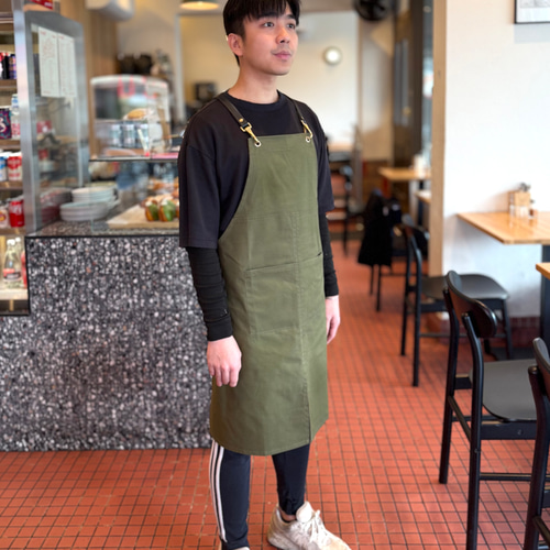 エプロン 本革ストラップ 背中クロス 男女兼用｜カフェ・美容師