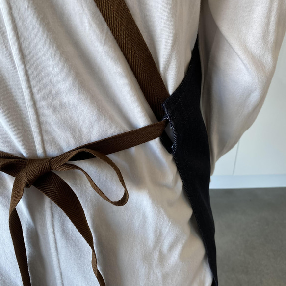 エプロン 本革ストラップ 背中クロス 男女兼用｜カフェ・美容師・バリスタに人気 17枚目の画像