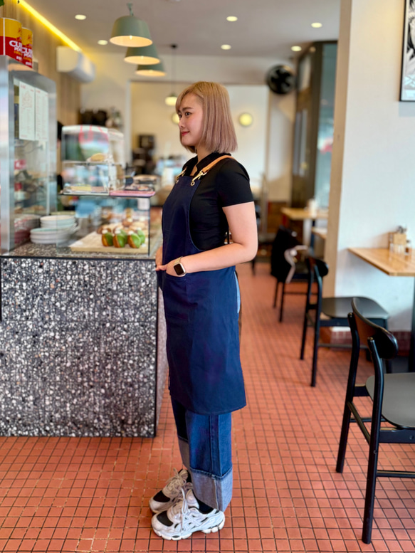 エプロン 本革ストラップ 背中クロス 男女兼用｜カフェ・美容師・バリスタに人気 2枚目の画像
