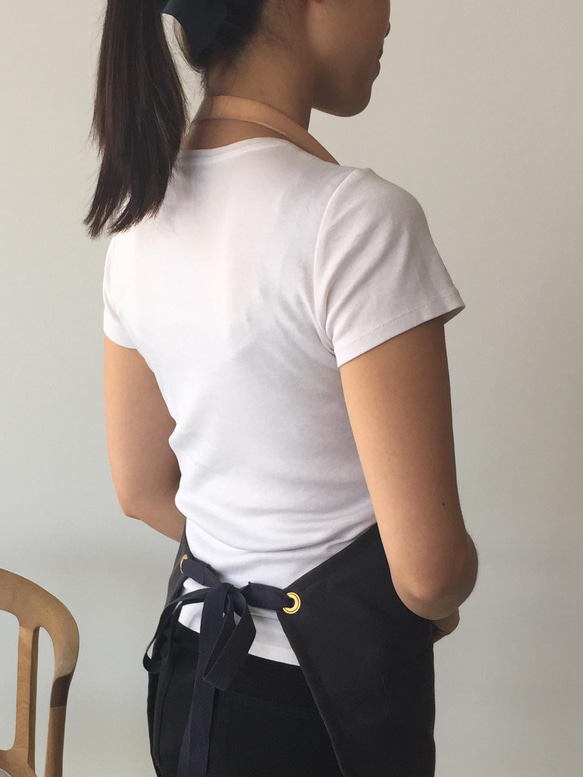 [本革レザー・首掛けストラップ エプロン] 美容師 Cafe Bar レストラン キャンプ&BBQにも 9枚目の画像