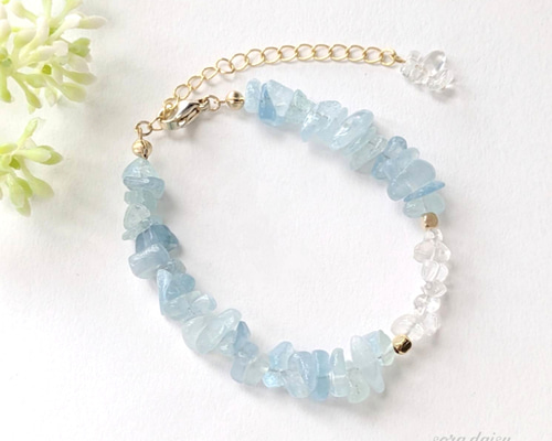 アクアマリン・水晶の華奢なさざれブレスレット *3月誕生石* 天然石
