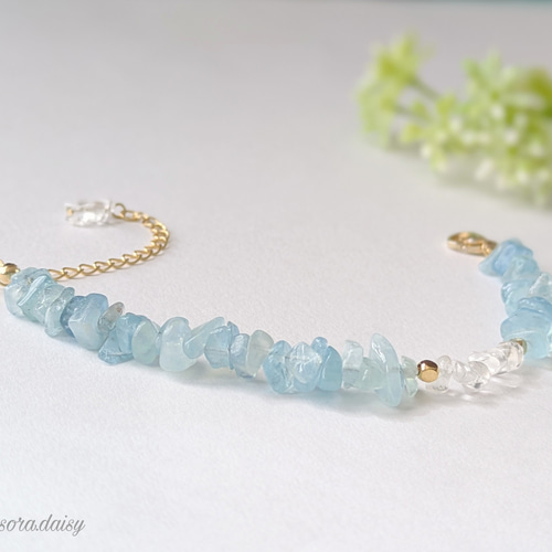 アクアマリン・水晶の華奢なさざれブレスレット *3月誕生石* 天然石