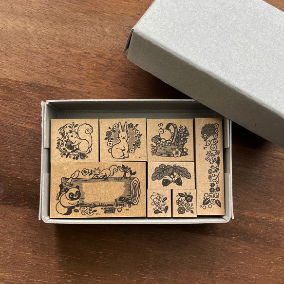 監修：Shio Sumino 創作者的郵票盒（在森林裡） 郵票 郵票 第1張的照片
