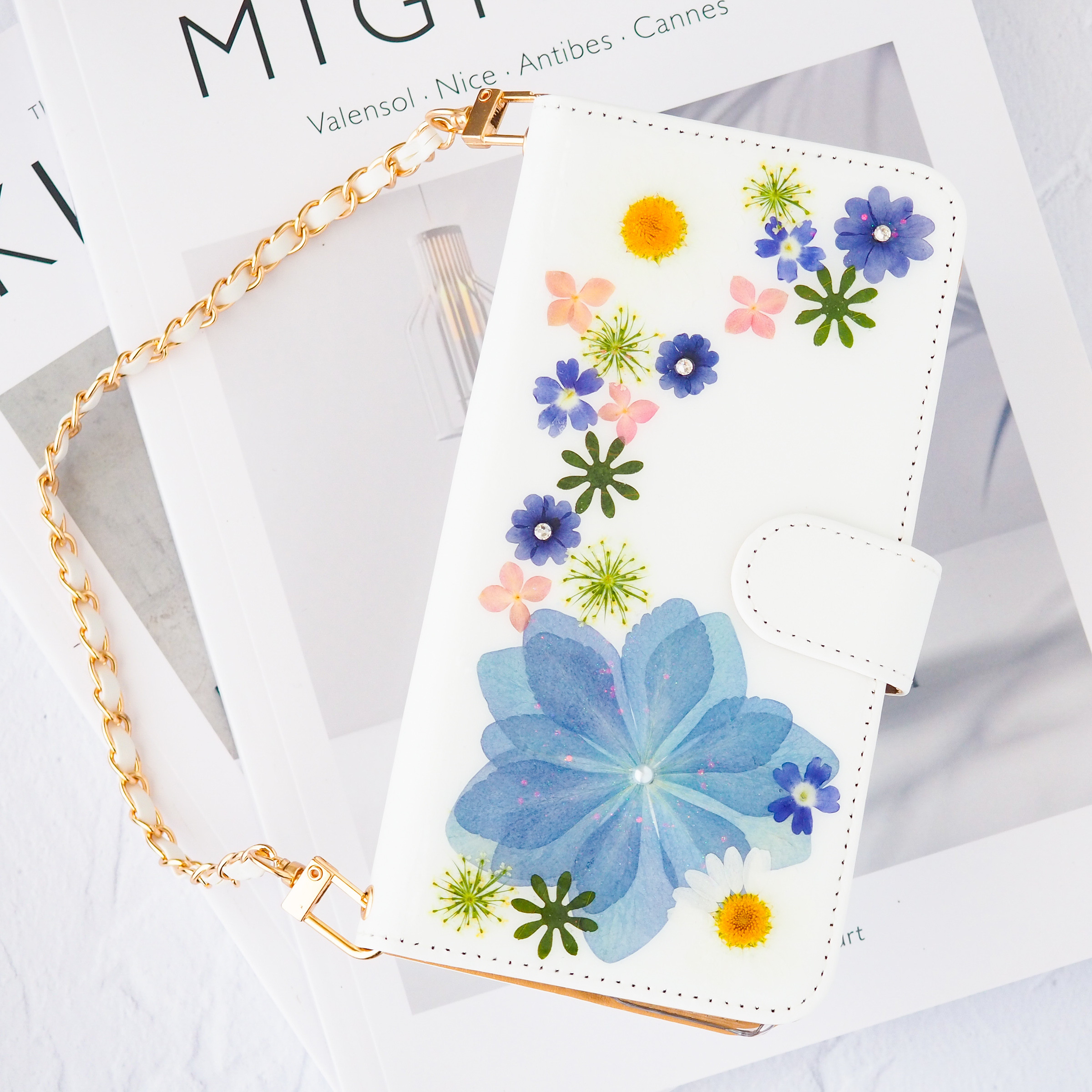 ＊ダンスパーティの華やか押し花ケース＊240' 全機種対応 本物のお花 スマホショルダー 名入れ iPhone17