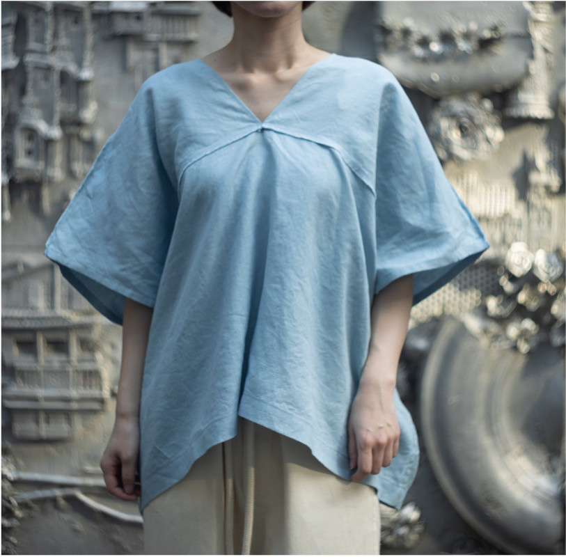 カフタンブラウス　麻 (リネン) 100%　— Sax —