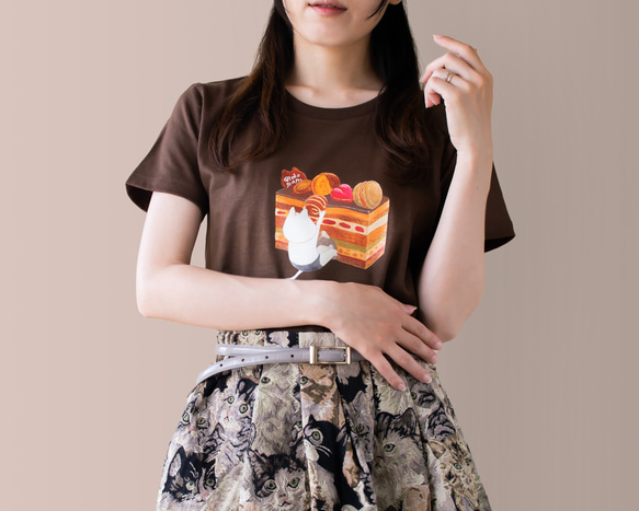 オペラケーキとネコぱんのTシャツ ブラウン レディースMサイズ【短期発送】 11枚目の画像