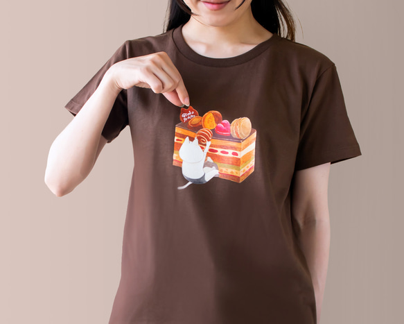 オペラケーキとネコぱんのTシャツ ブラウン レディースLサイズ【短期発送】 1枚目の画像
