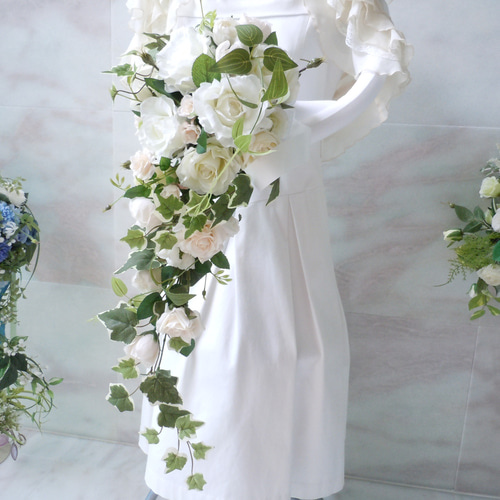 ◇ホワイトローズのキャスケードブーケ◇ナチュラル ウエディング