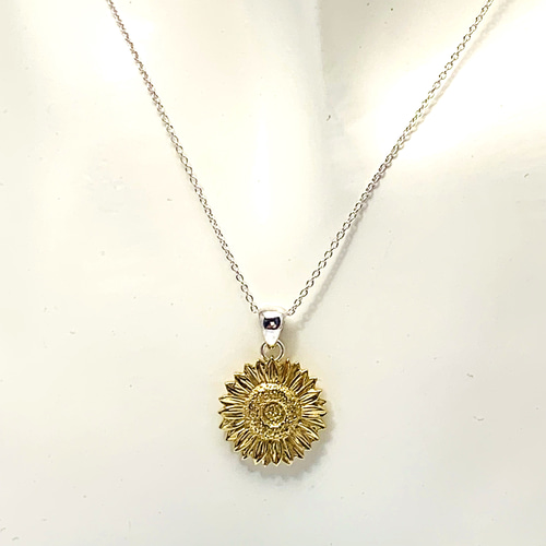 ひまわりのネックレス〜brass〜 ネックレス・ペンダント moon