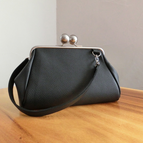 セレモニーにも使える大玉がま口の革バッグ （送料無料） ショルダー