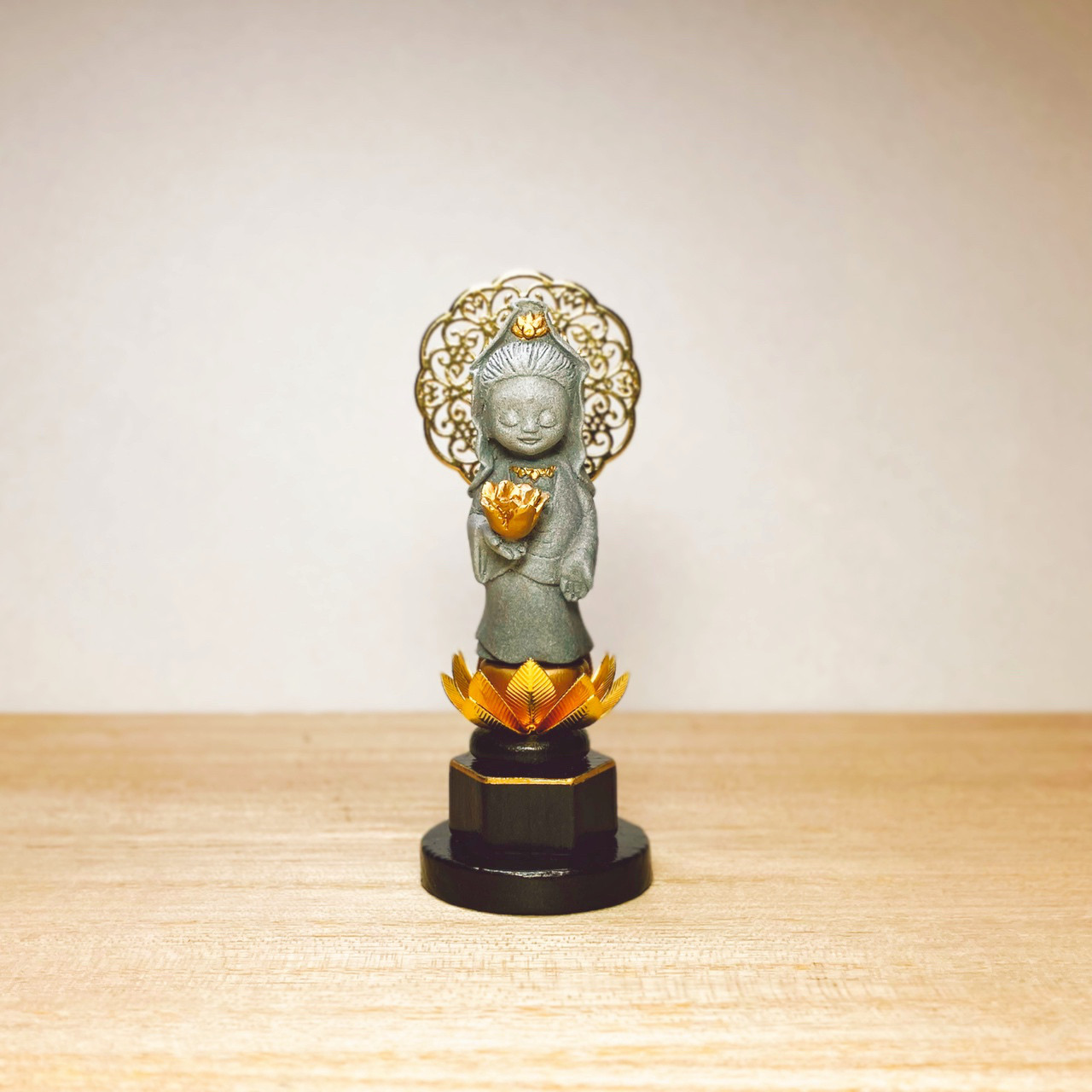 仏像　ちいさな仏さま　白衣観音　厨子つき