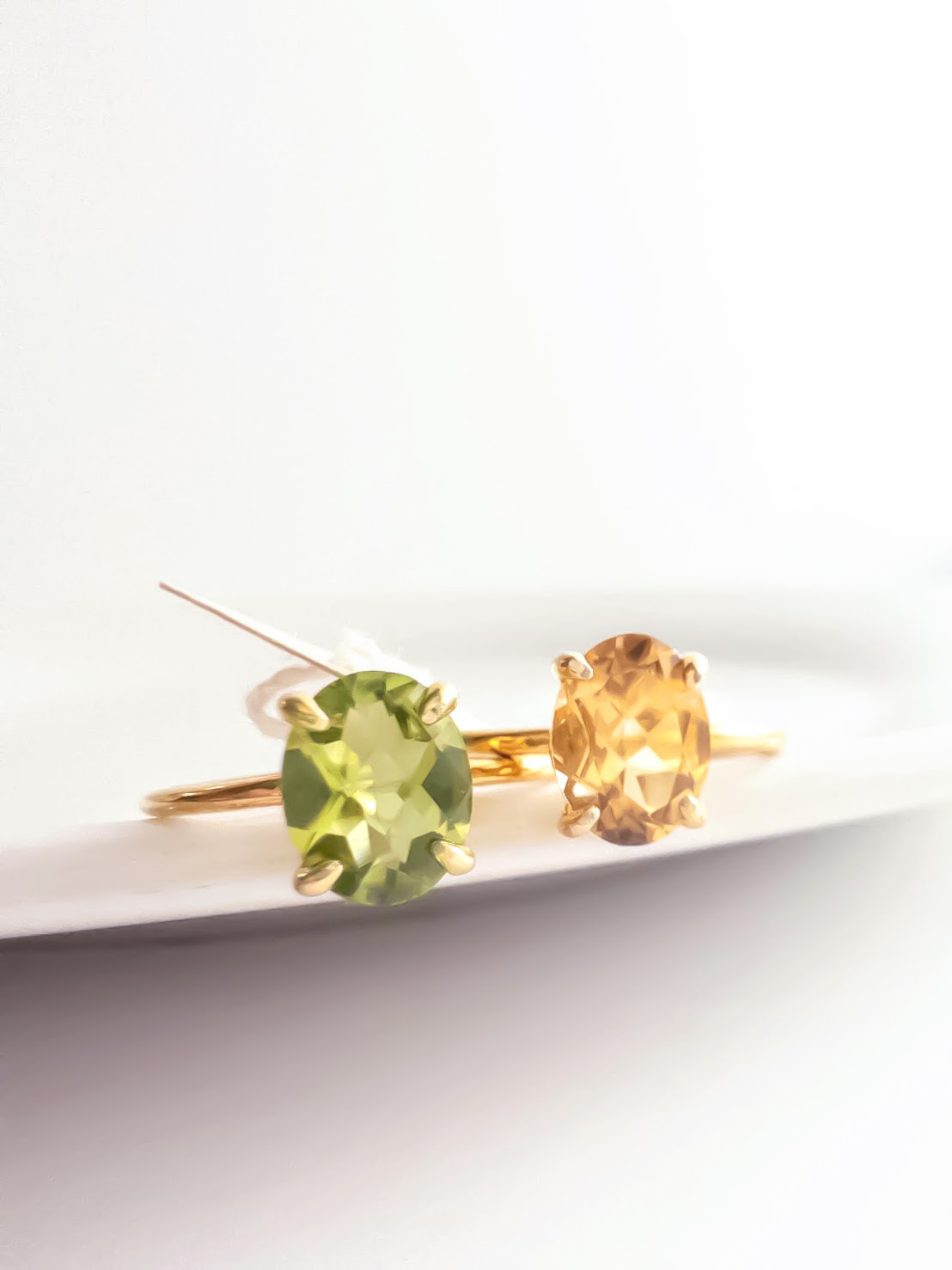 【リング】ペリドット シトリン 18kgp 天然石 指輪 サイズフリー オーバル アクセント 華奢 上品 6-13