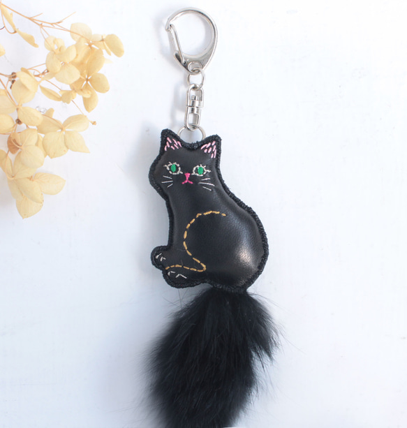 【受注制作】黒猫キーホルダー 4枚目の画像