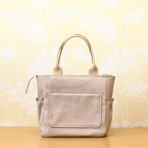 お出かけバック　ベージュ系刺繍 お出かけバック ベージュ系刺繍 - MAPLE-HEART'S GALLERY | minne