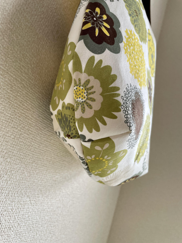 《受注製作》北欧グリーン　イエローの花柄丸いラインのトートバッグ 7枚目の画像