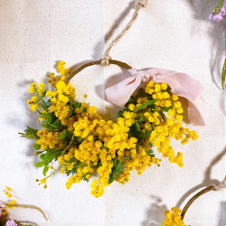《送料無料》黄色が幸せ呼ぶ　ミモザのハーフリース　母の日プレゼント　　ドライフラワーリース　ドアリース　 5枚目の画像