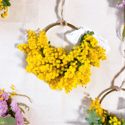 《送料無料》黄色が幸せ呼ぶ　ミモザのハーフリース　母の日プレゼント　　ドライフラワーリース　ドアリース　 6枚目の画像