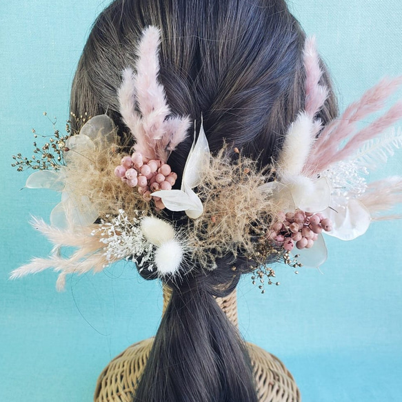 スモークツリー　パンパスグラス　くすみ系ピンクベージュ　髪飾り　結婚式　ウェディング 1枚目の画像
